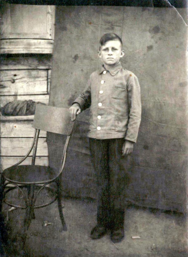 Алексей Леонов в детстве