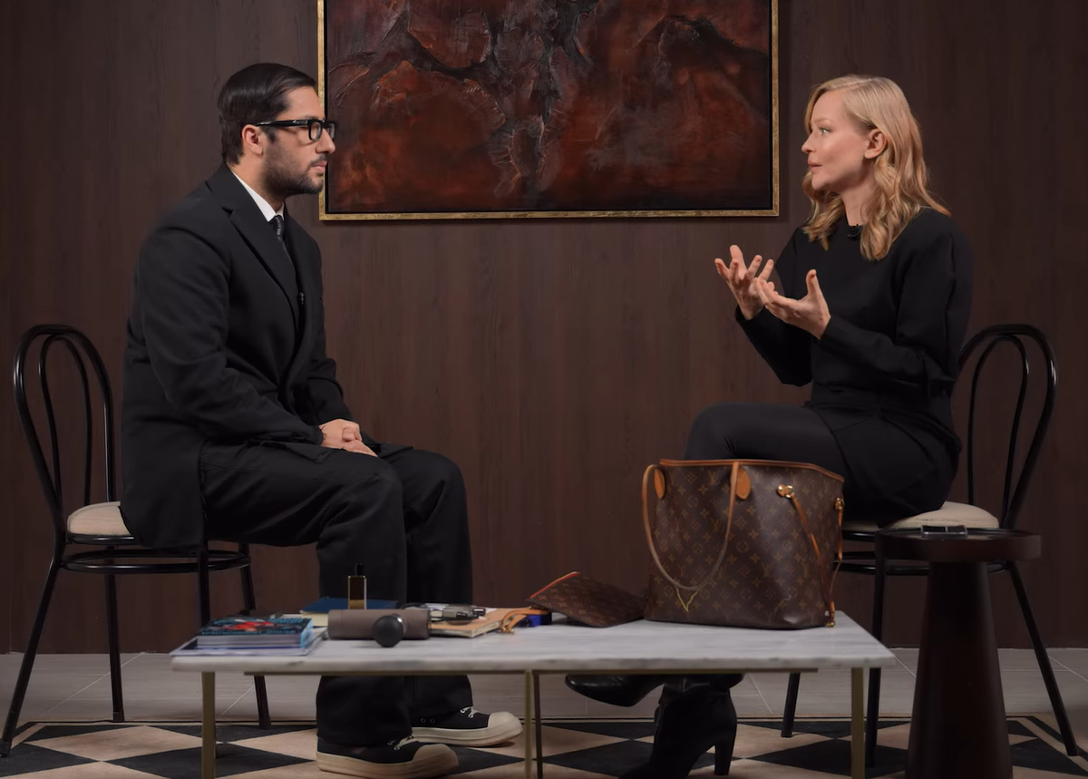 Кадр из шоу с Юлией Пересильд