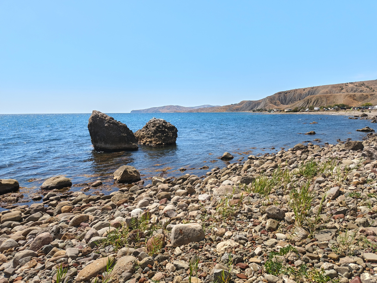 Вид на пляж с палатками, где мы остановились.