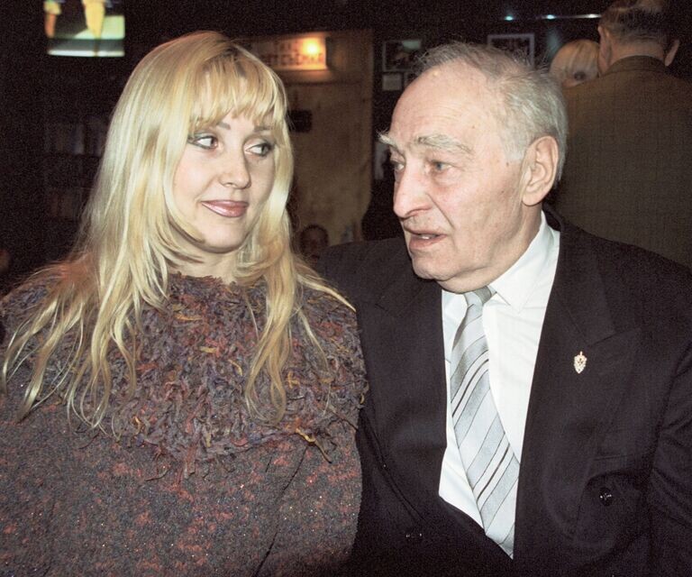    Тихонов с дочерью