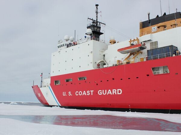    © flickr.com / U.S. Coast Guard photo by Ensign Brian P. Hagerty/CGC Healy