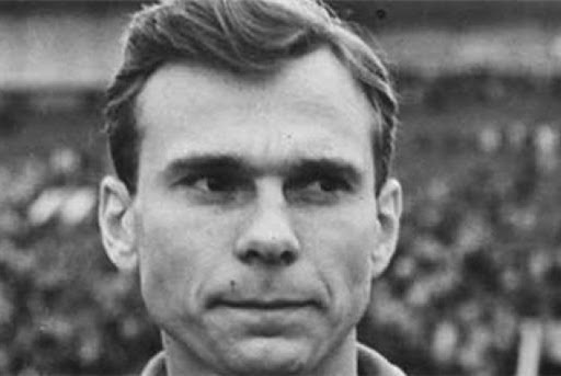 Валентин Иванов