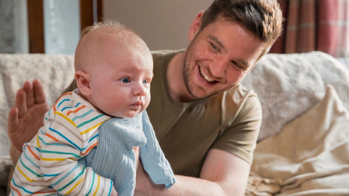    Папа может уйти в декретный отпуск наравне с мамой. Фото: DGLimages/Shutterstock/Fotodom