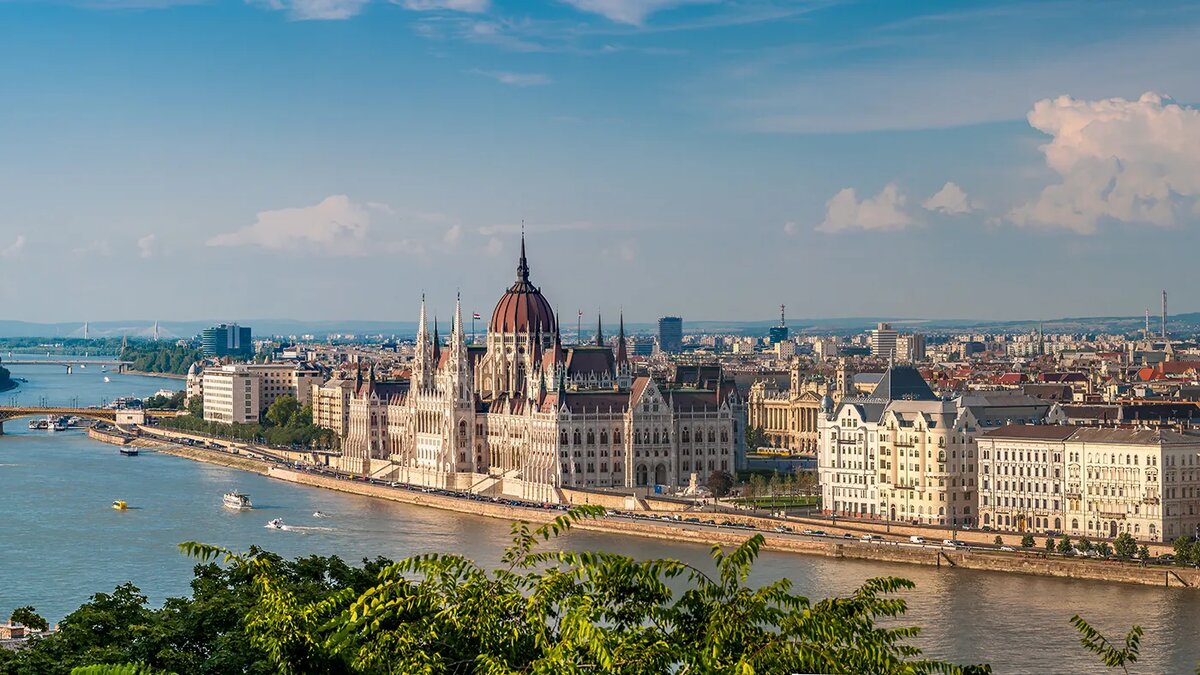   Будапешт, Венгрия 
Adobe Stock