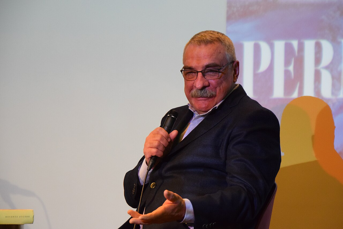 Википедия https://ru.wikipedia.org/wiki/Ремизов,_Виктор_Владимирович