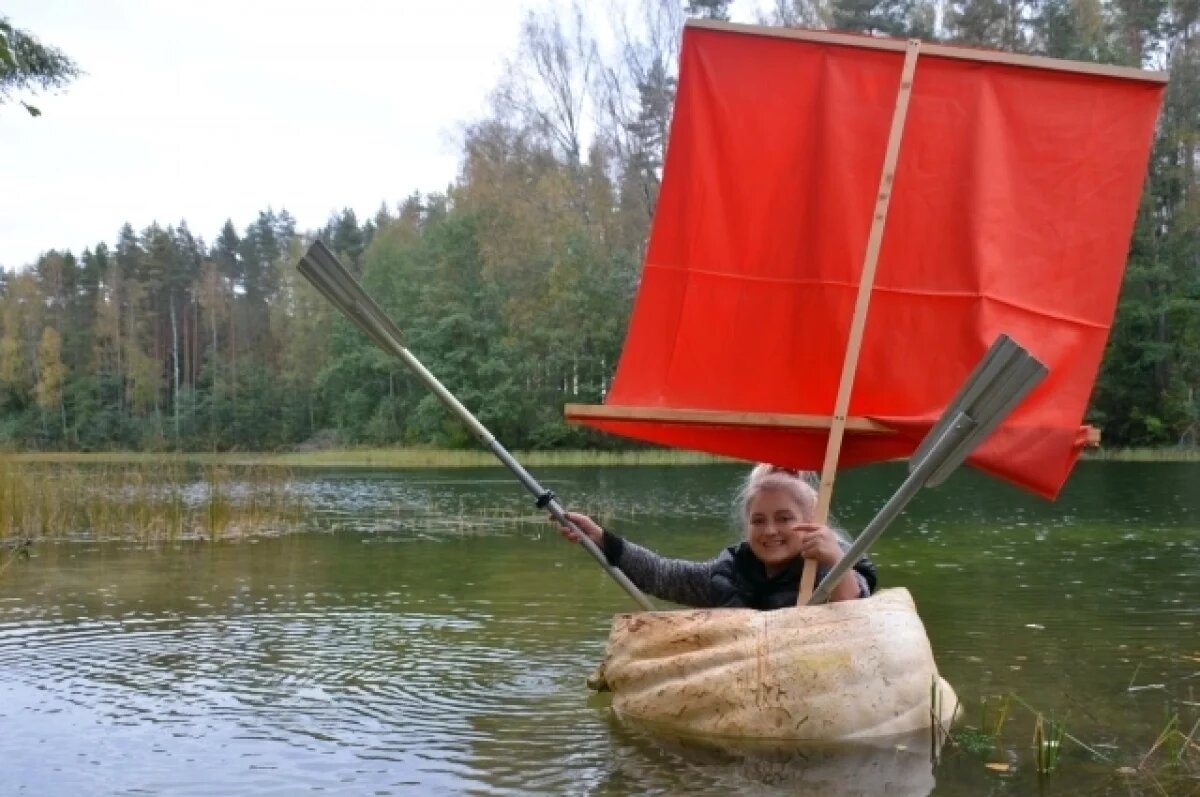    В этом году на своем чудном плавстредстве Юлия дважды выходила на воду