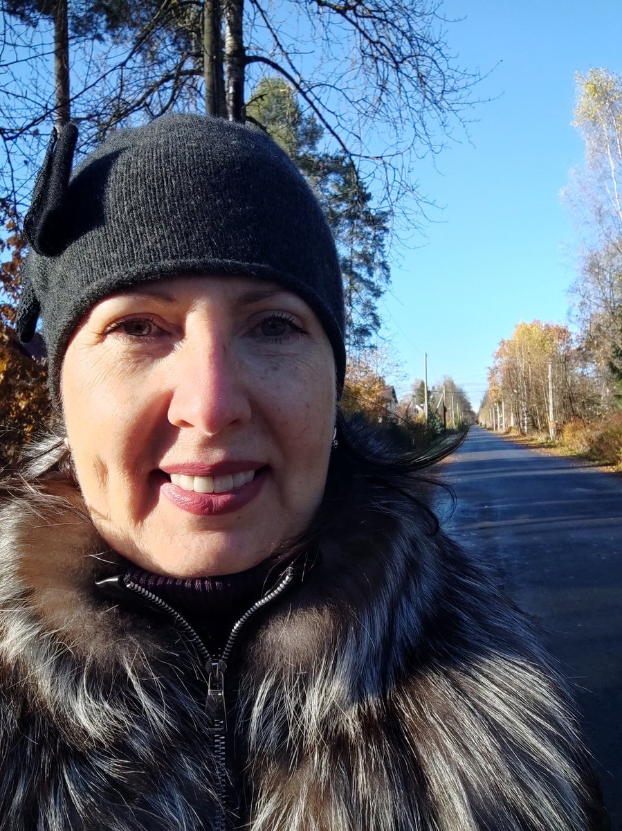 Это я перед поездкой. Показываю себя со всеми морщинками, веснушками без всяких фильтров