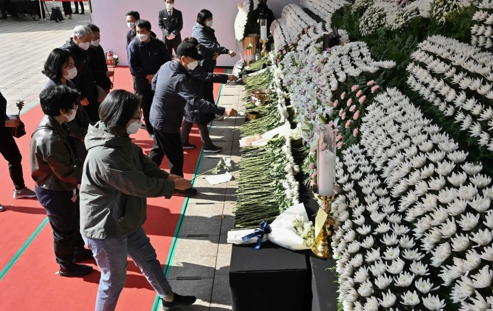 Источник фото https://www.dailysabah.com/world/asia-pacific/south-korea-formally-launches-probe-into-deadly-halloween-stampede