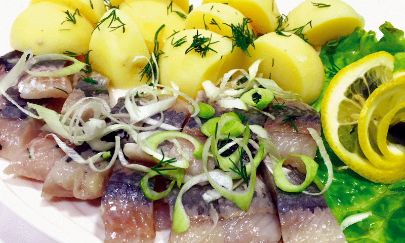 Селедка по сибирски с картошкой