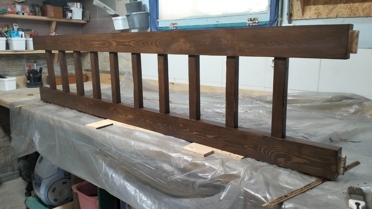 Начало. Спинка качелей