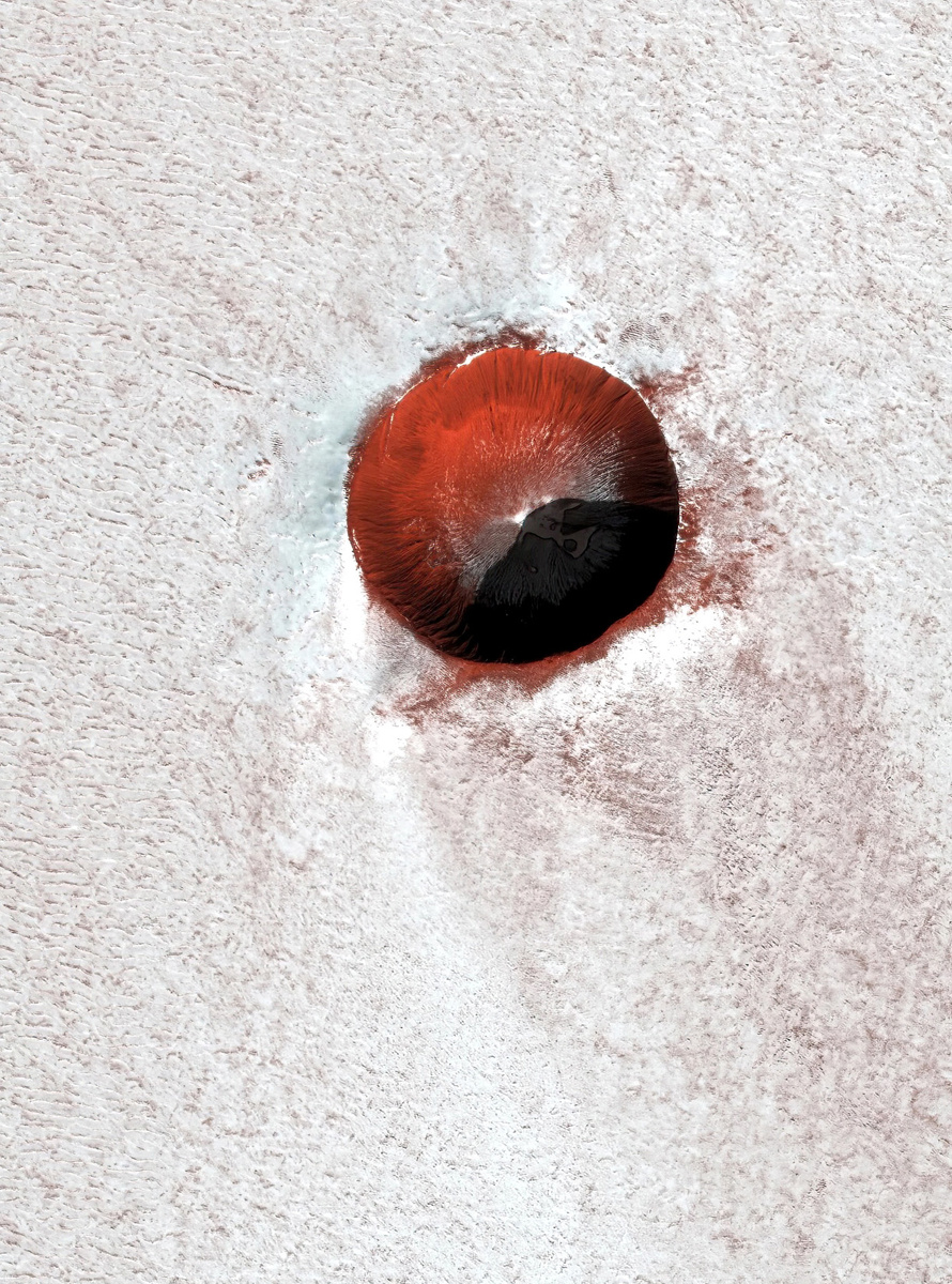 Кратер в северном полярном регионе Марса / Mars Reconnaissance Orbiter
