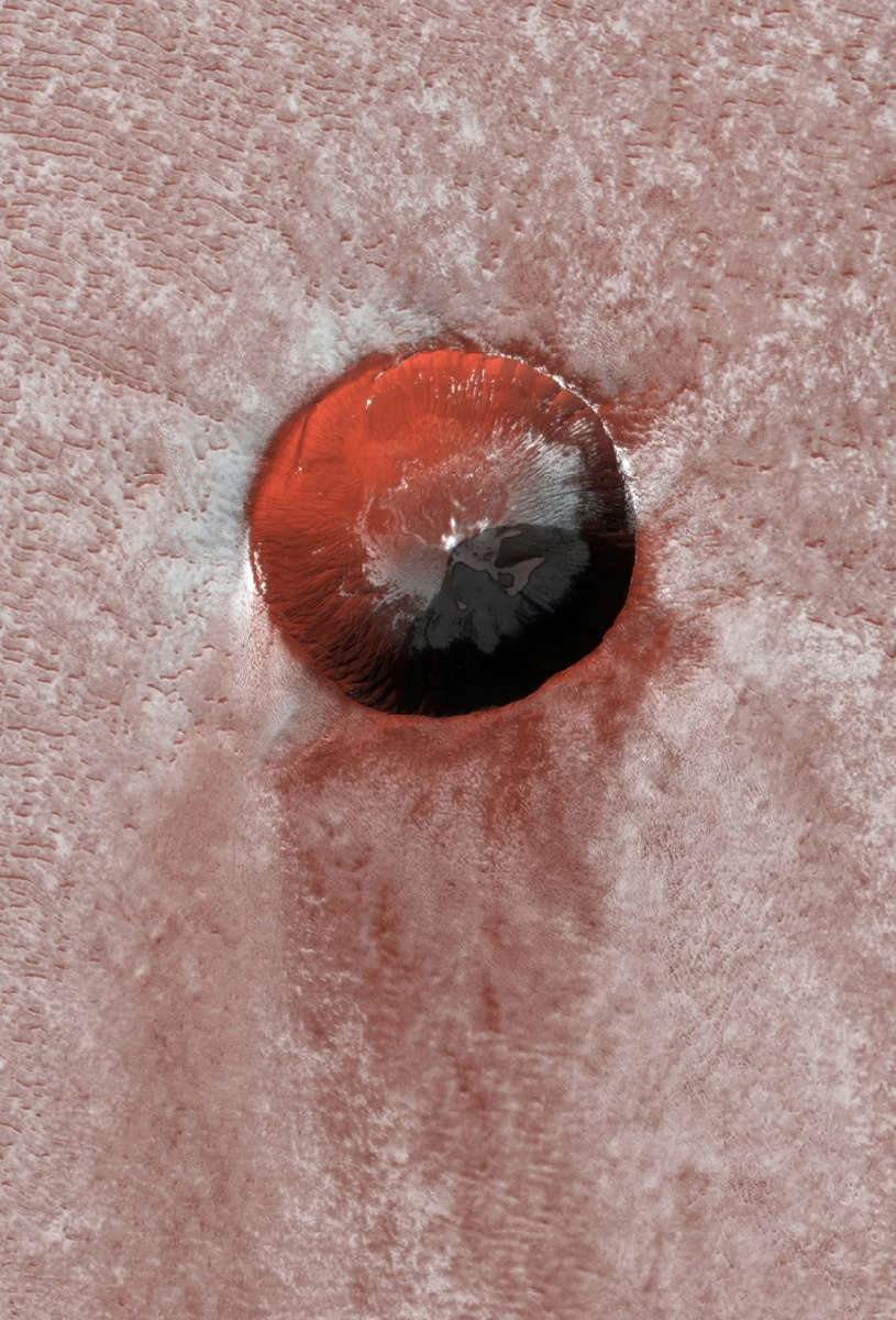 Кратер в северном полярном регионе Марса / Mars Reconnaissance Orbiter