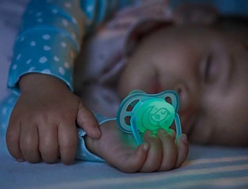 Ночные пустышки серии ultra air очень удобны для использование в темное время суток. Их легко найти и маме и самому малышу