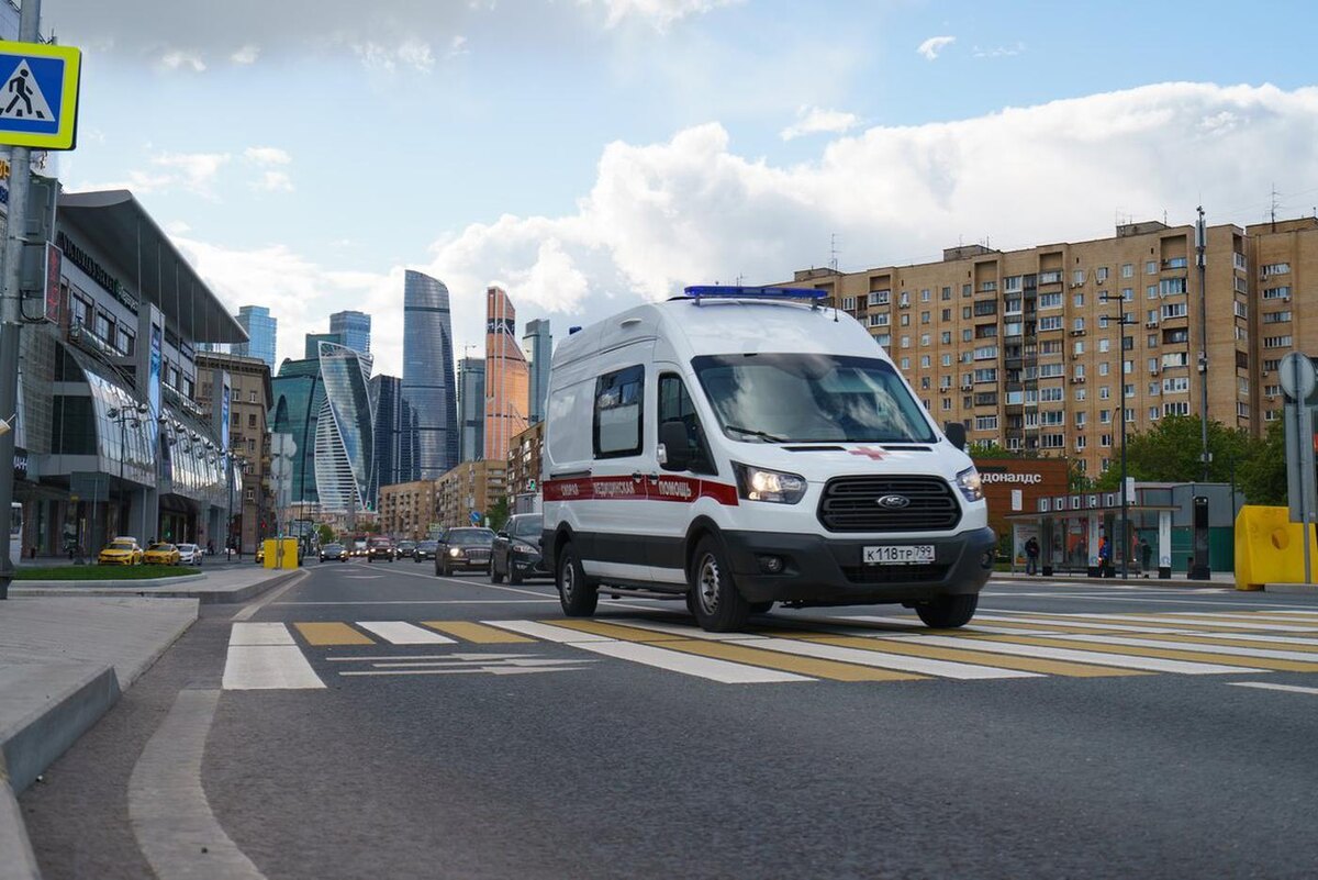 Скорая всегда придёт на помощь. Правда, иногда её используют ради развлечения. @YuryKara / Shutterstoc