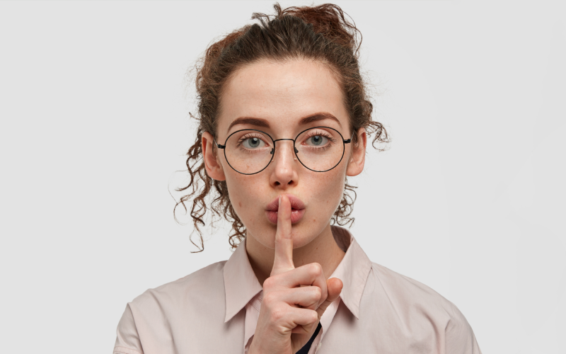 «Овца» — оскорбление, а «хабалка» нет: тонкая грань между мнением и оскорблением