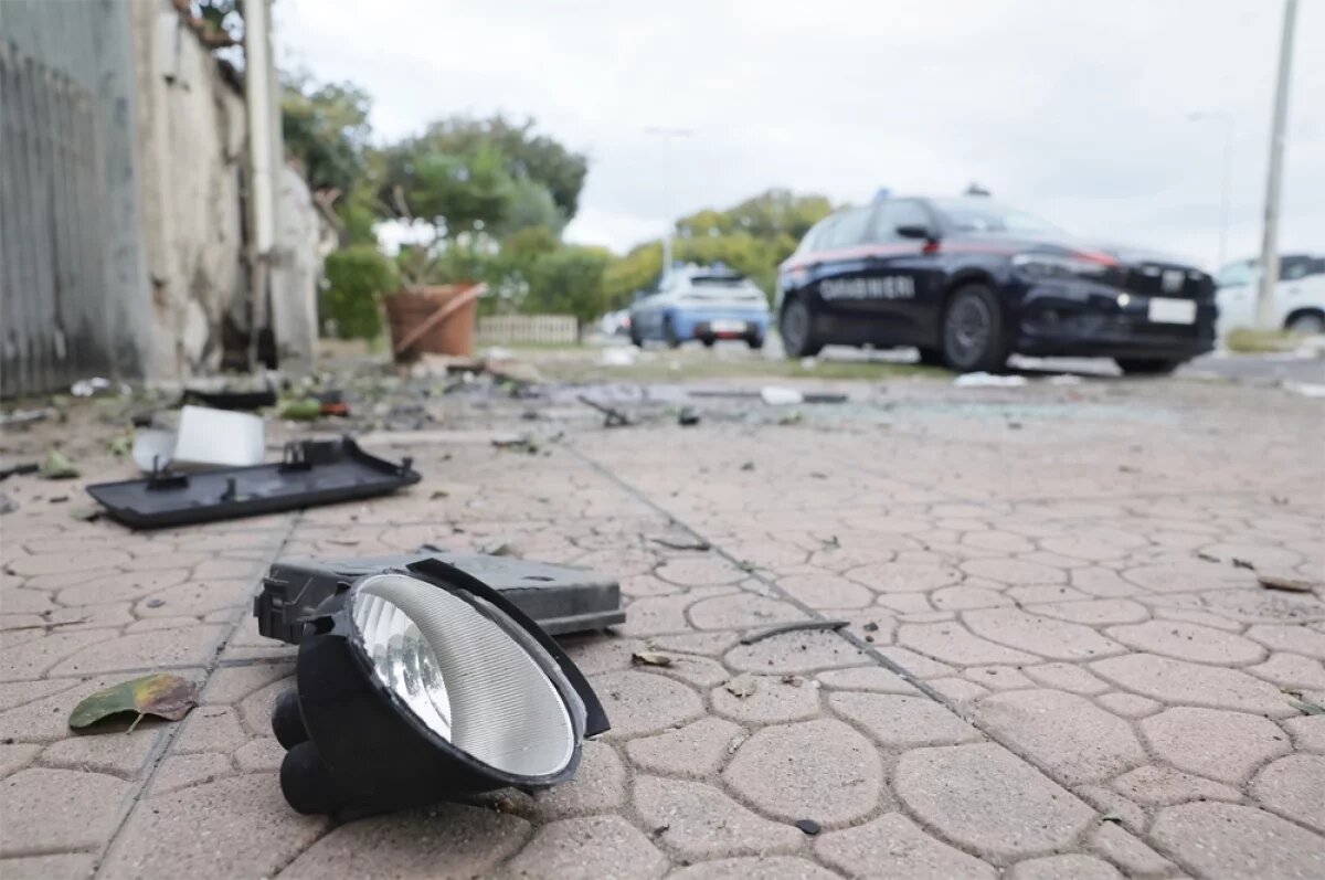    Машина, взлетевшая на воздух, принадлежала итальянскому журналисту Сигфридо Рануччи.