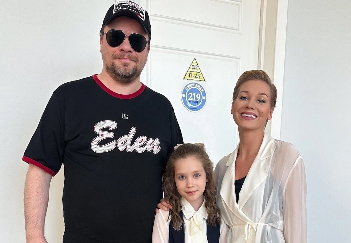    Кристина Асмус и Гарик Харламов с дочерью сейчас