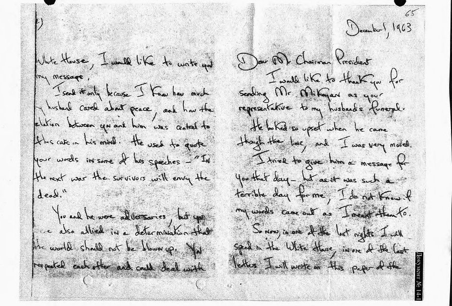 Ответное письмо первой леди США Жаклин Кеннеди первому секретарю ЦК КПСС Никите Хрущеву после соболезнований в связи с покушением на 35-го президента США

Изображение: Росархив