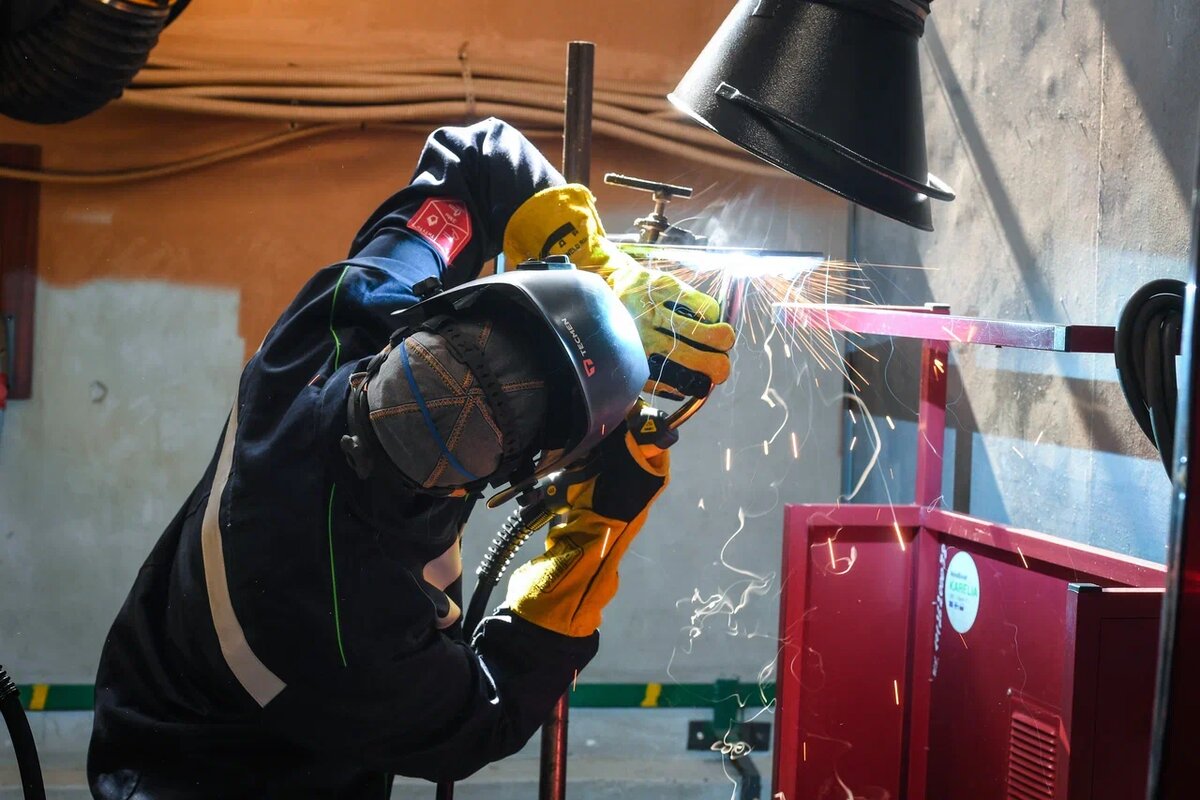    Региональный этап всероссийского конкурса «Лучший по профессии» в номинации сварщик. Фото: "Республика"/Оксана Кудряшова