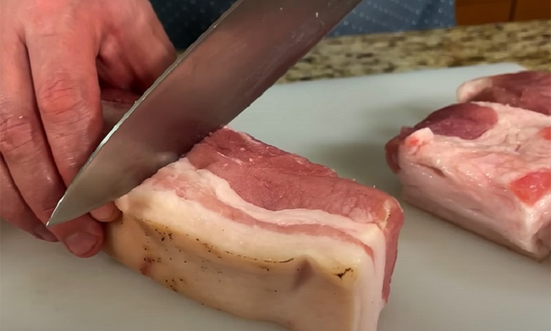 Сало по дедовскому рецепту — этот старинный способ засолки до сих пор один из лучших