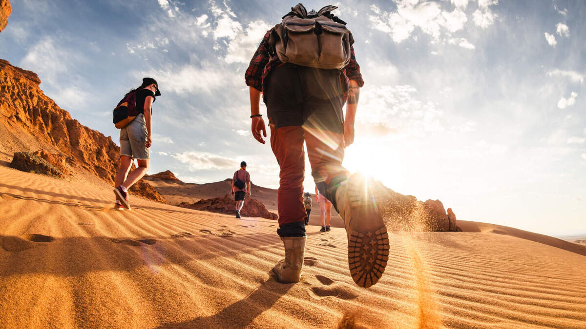     Фото: Dmitry Molchanov/Shutterstock/FOTODOM Под песком почти всегда лежит «гипс» — твердое каменистое основание
