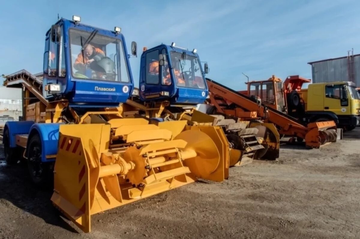    В Сургуте дорожники подготовили более 200 машин для уборки снега