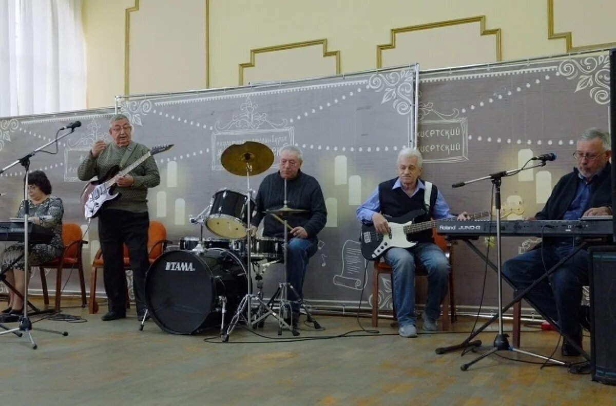    ВИЗ-Сталь и «Стальное дерево» помогают поддерживать активное долголетие