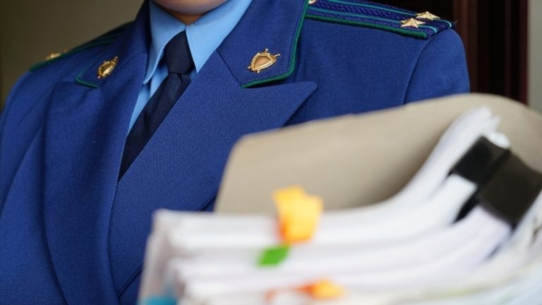    В Сорочинске в суд направлено дело о продаже 1,5 тонны нелегального алкоголя Оренбуржье