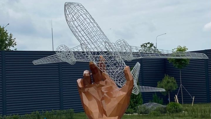    Скульптуры в сквере рядом с аэропортом Ставрополя Фото: Администрация Ставрополя