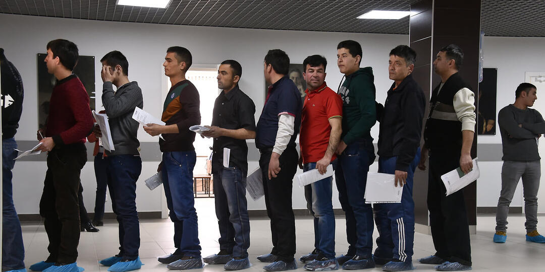 В самарской полиции брали взятки за выдачу мигрантам прав на вождение