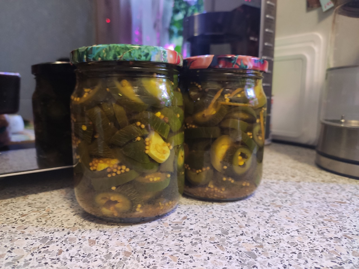 Халапеньосы с чесноком и цедрой апельсина.