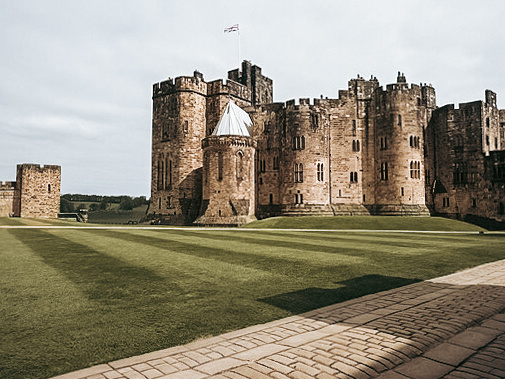 Замок Алник