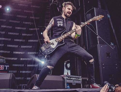 По словам бас - гитариста группы Слот, Никиты Муравьёва, альбом "x10", возможно, станет одним из лучших в дискографии музыкального коллектива