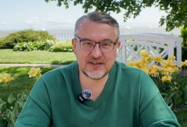 «Настоящая зрелость — не в том, чтобы всё контролировать,
а в том, чтобы быть в контакте с собой даже в хаосе.»