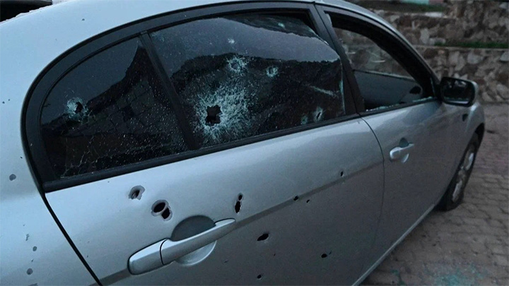    Машину обстрелял дрон, восстановлению не подлежит. Как теперь водителю купить новую? Фото: mirbelogorya.ru