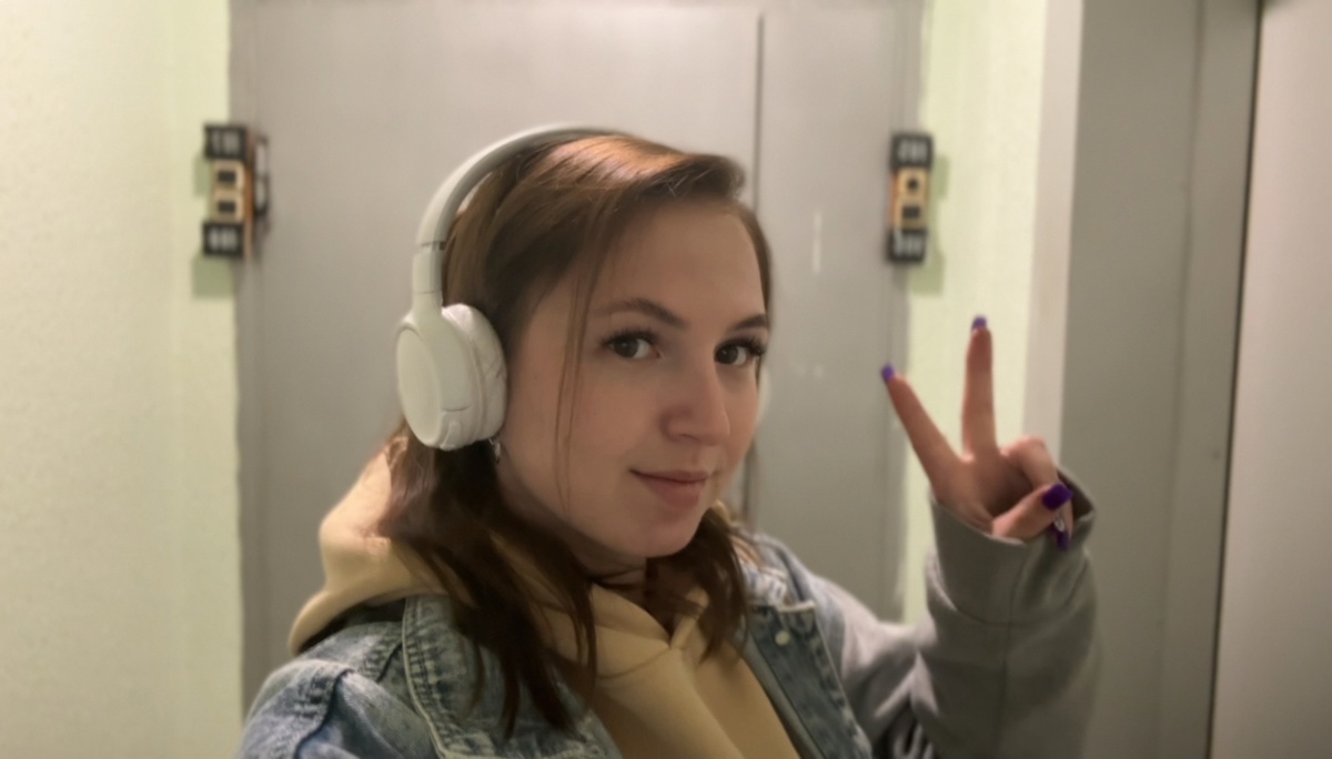 Это я еще довольная выхожу из дома