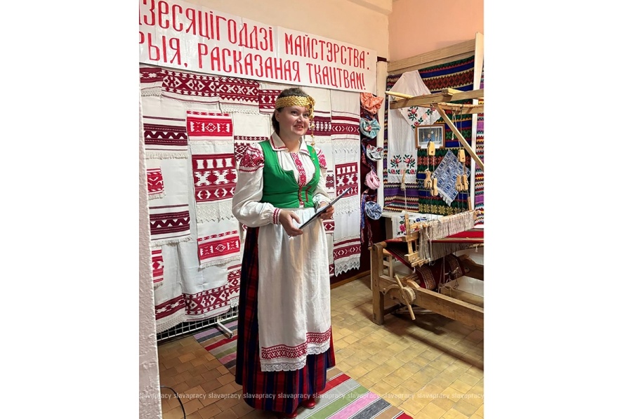     История, рассказанная сплетением нитей: районный центр ткачества отмечает 20-летие со дня открытия