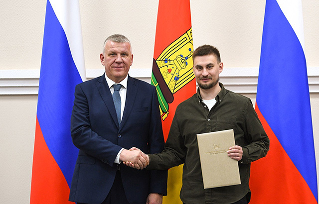 В Твери торжественно наградили лучших работников дорожного хозяйства