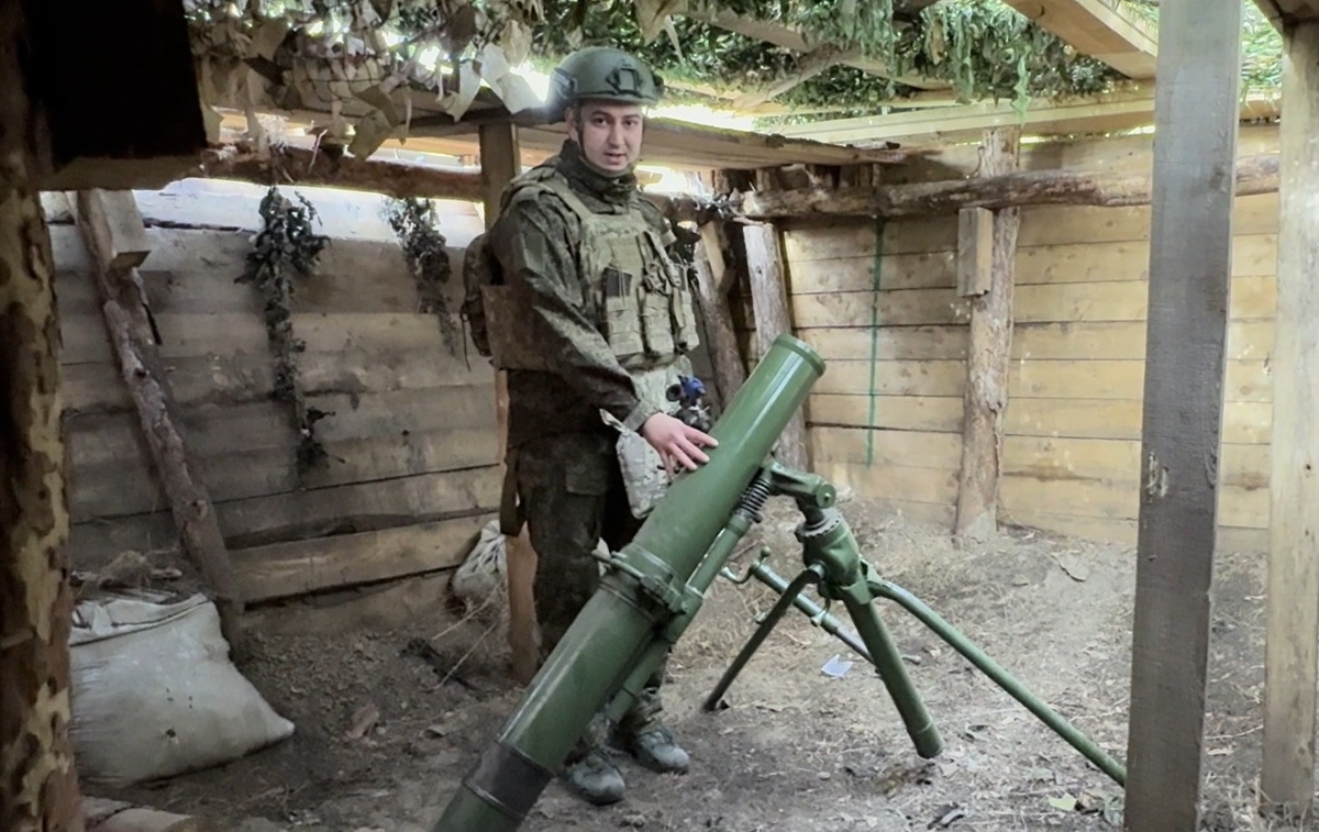 Старший офицер минометной батареи 205-й отдельной гвардейской мотострелковой бригады лейтенант с позывным Бронсон.