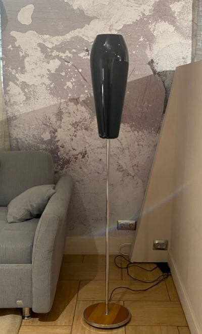 Торшер Calice 7710, ROLF BENZ, Германия. Размеры: D 27,5*H =165см, основание :металл, купол стекло.
