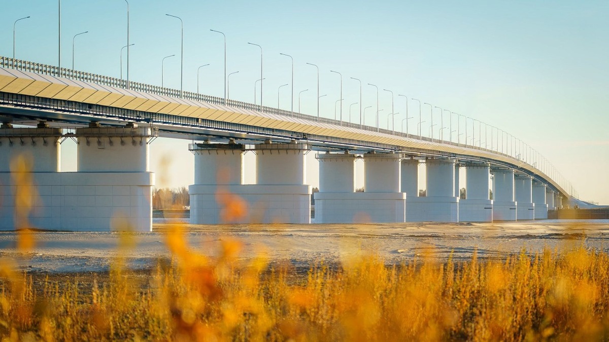    Свыше 10 тысяч автомобилей за два дня после открытия испытали новый мост «Звезда Оби»