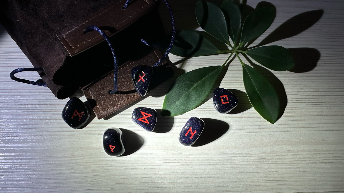 Руны - это энергии, которые не имеют эмоций. Но они действуют в рамках закона вселенной о равновесии. 