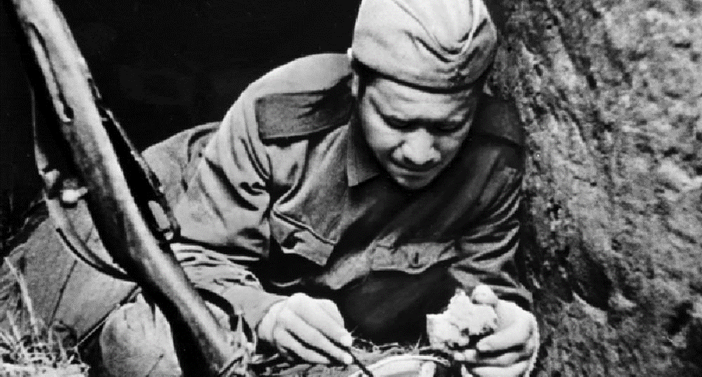 «Праздник живота» на войне: необыкновенные фотографии Великой отечественной войны