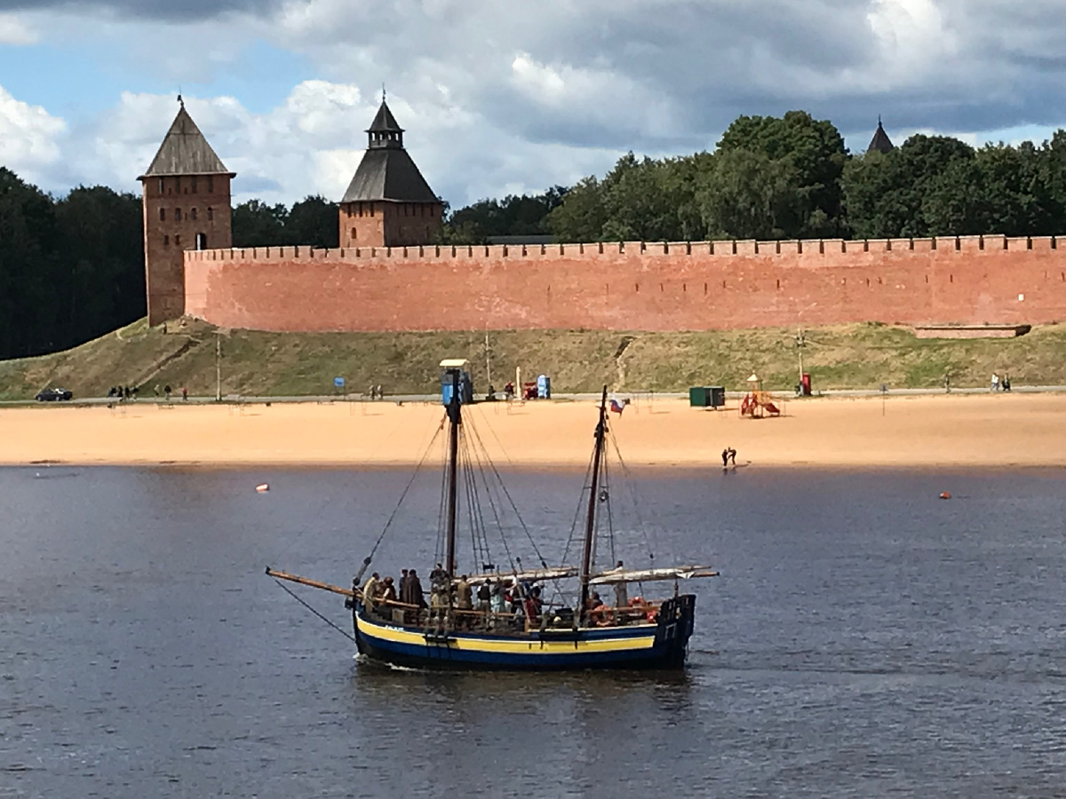 И плывет ладья. Фото автора 