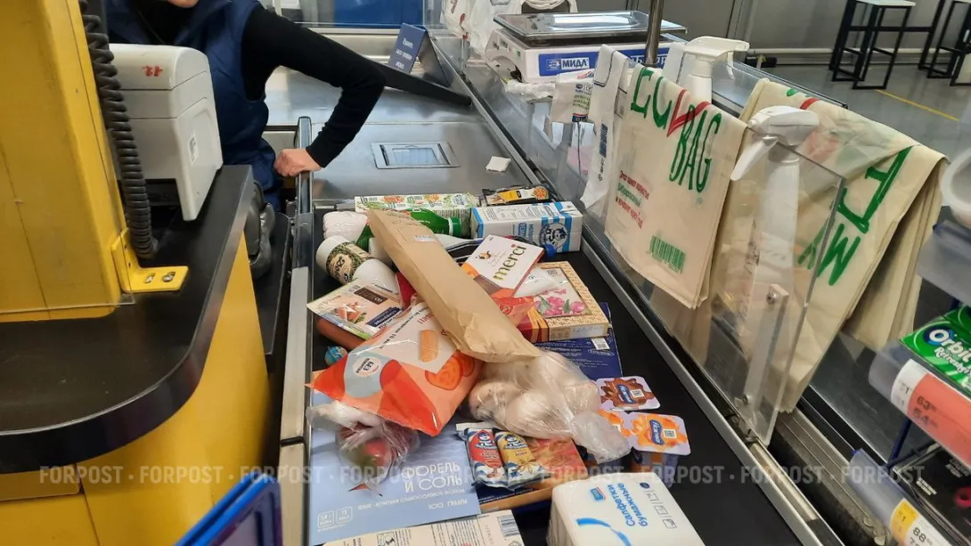 Эксперты рекомендуют уже сейчас начинать закупать продукты на Новый год
Фото:
Татьяна Воробьёва / ForPost