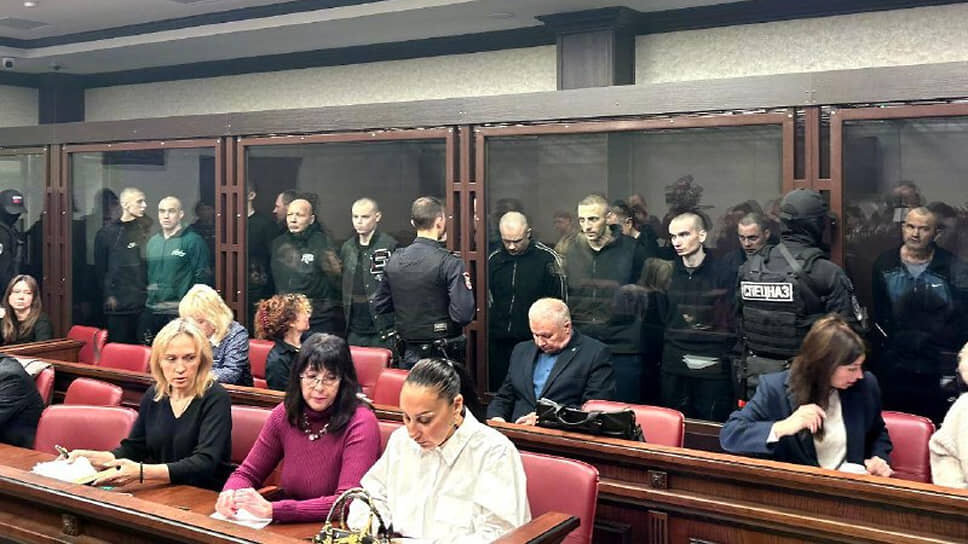 Суд назначил всем 15 фигурантам наказание в виде лишения свободы в колонии строгого режима .📷Фото: пресс-службы ЮОВС