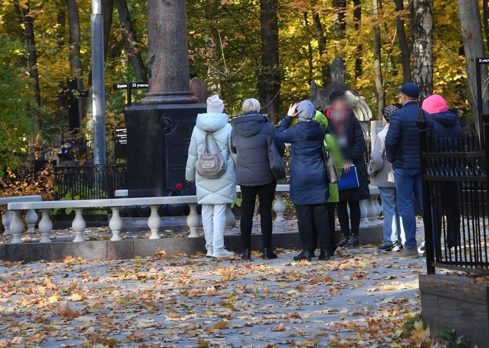    На похороны пришли больше ста человек. Владимир ВЕЛЕНГУРИН