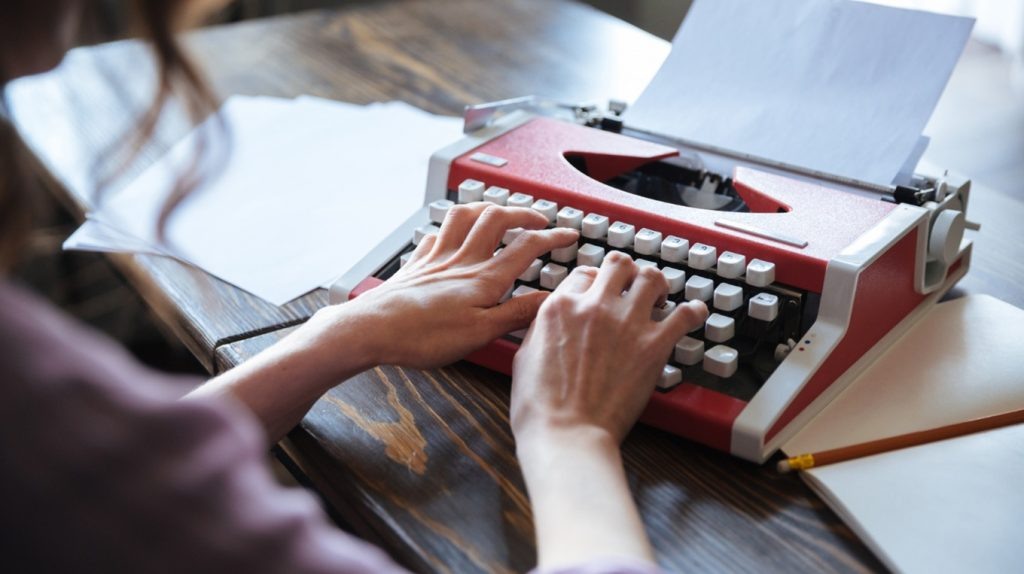     Как создается проза? Курс с авторами и редакторами МИФа Антон Бахарев