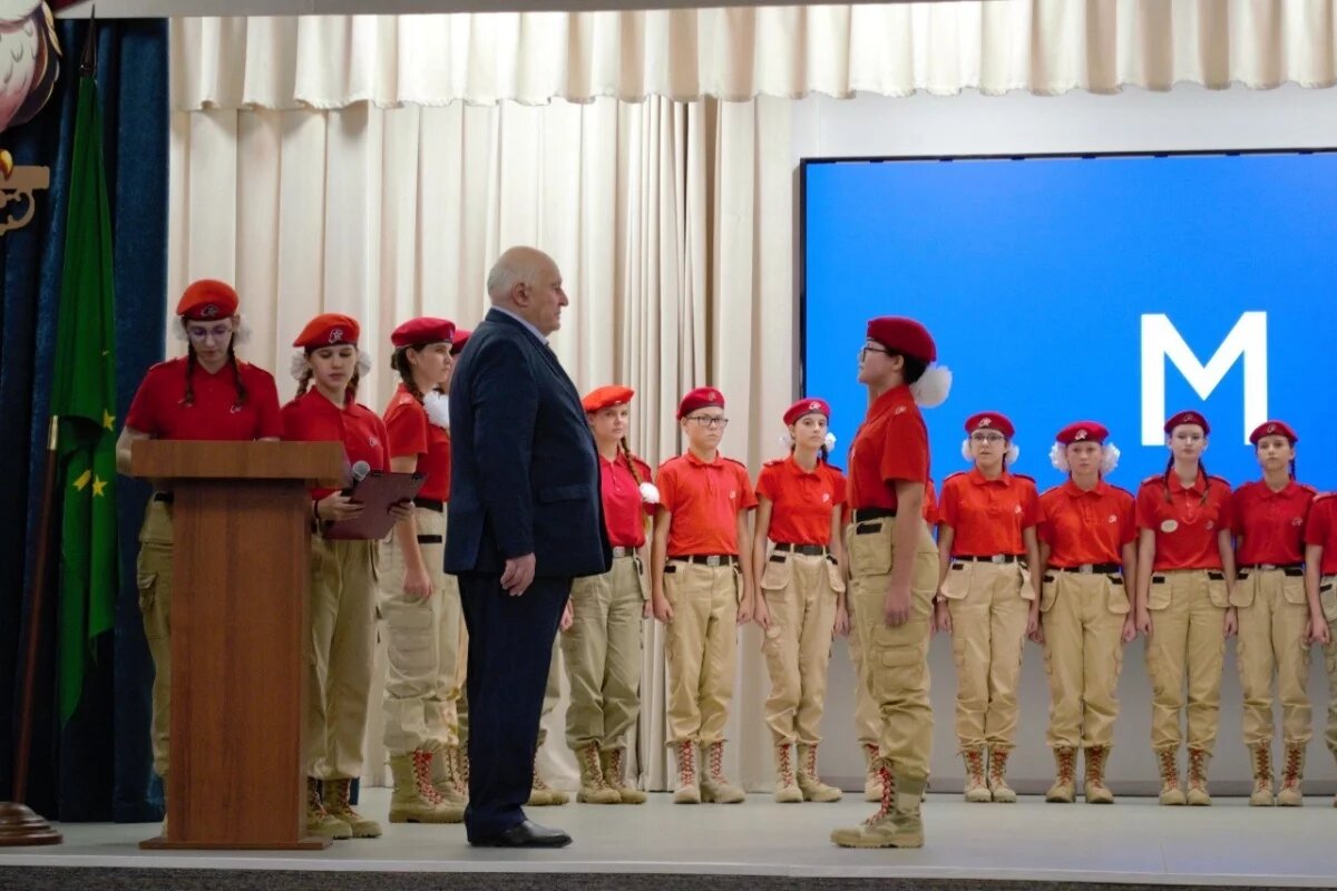   В ряды юнармейцев вступили 35 юных майкопчан