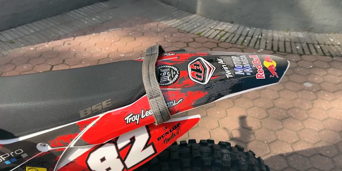 Стропа сзади